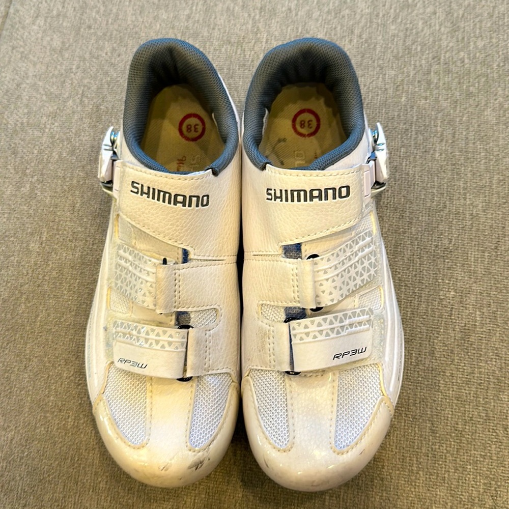 Shimano clip in spin shoes. Size 38, EUC!